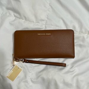 Michael Kors Leather Continental Wristlet